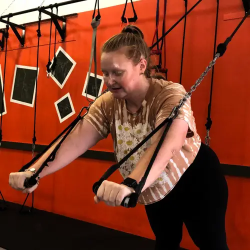 Suspension training offers a great alternative to the traditional approach, with remarkable versatility.